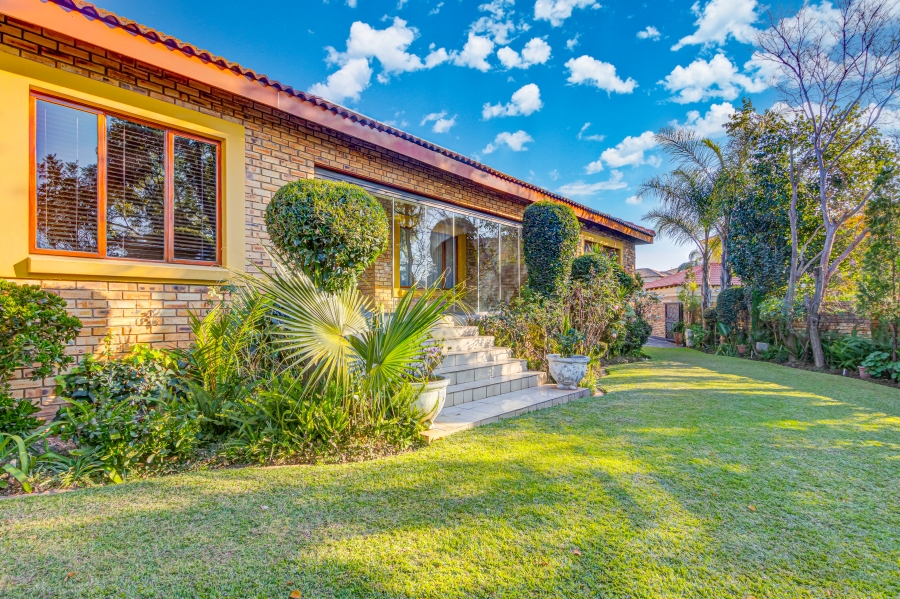 5 Bedroom Property for Sale in Noordwyk Gauteng