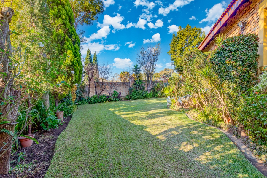 5 Bedroom Property for Sale in Noordwyk Gauteng