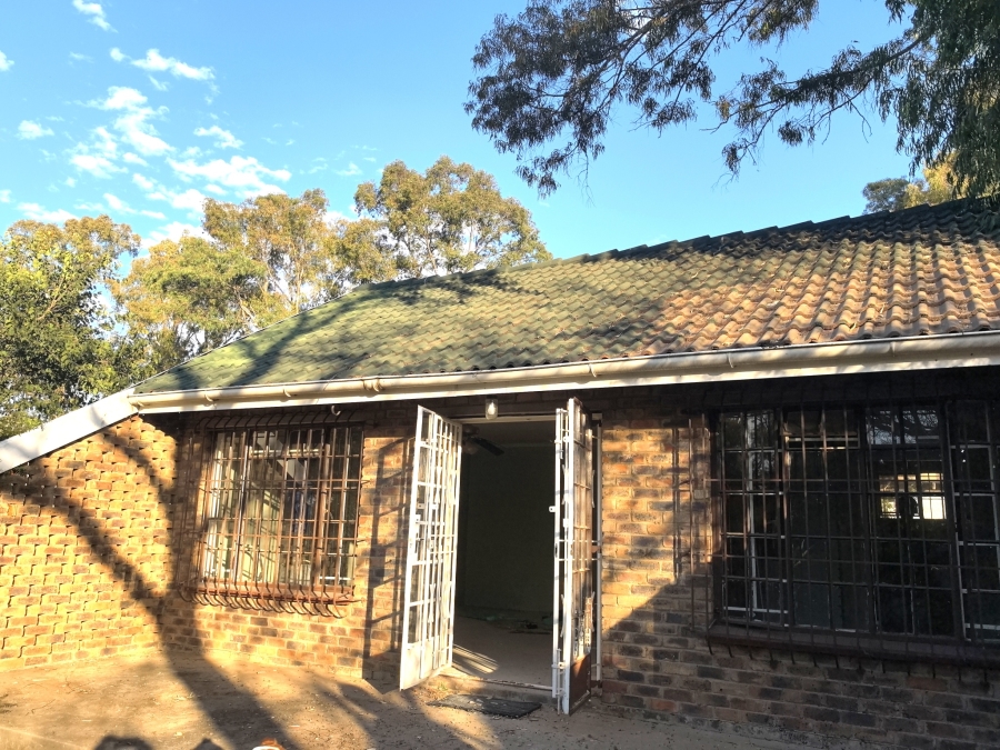 4 Bedroom Property for Sale in Laezonia Gauteng