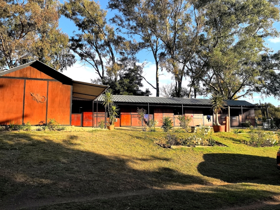 4 Bedroom Property for Sale in Laezonia Gauteng