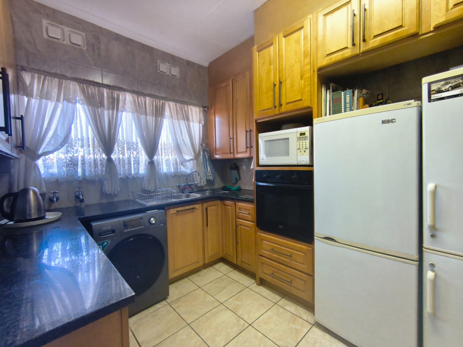 2 Bedroom Property for Sale in Albemarle Gauteng