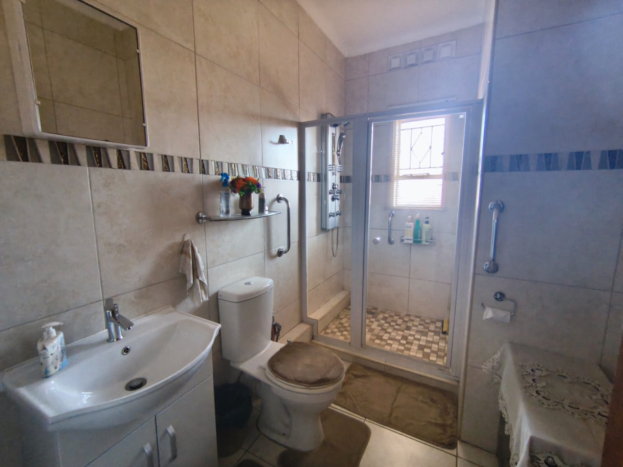 2 Bedroom Property for Sale in Albemarle Gauteng