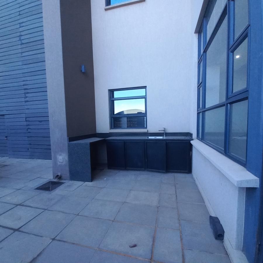 To Let commercial Property for Rent in Parkhaven Gauteng