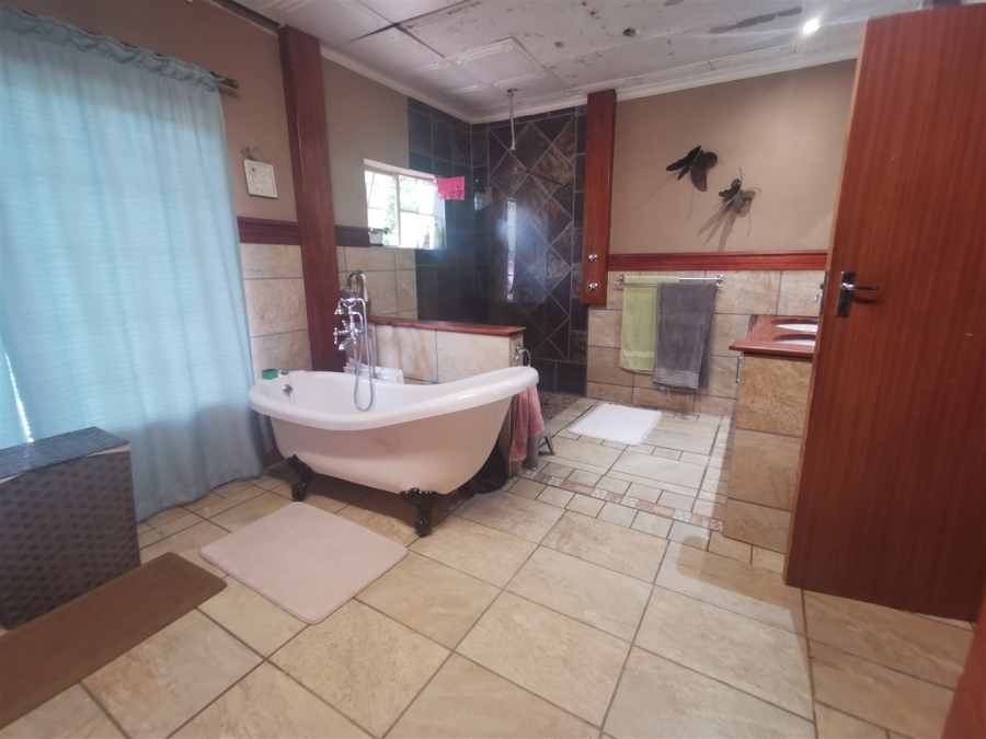 7 Bedroom Property for Sale in Patryshoek A H Gauteng