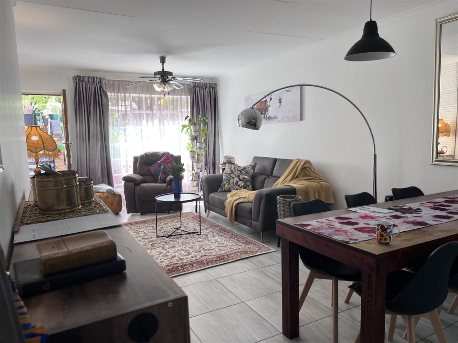 2 Bedroom Property for Sale in Brummeria Gauteng