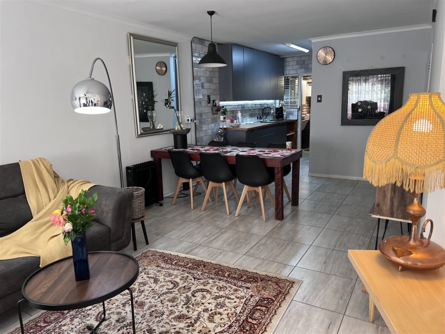 2 Bedroom Property for Sale in Brummeria Gauteng