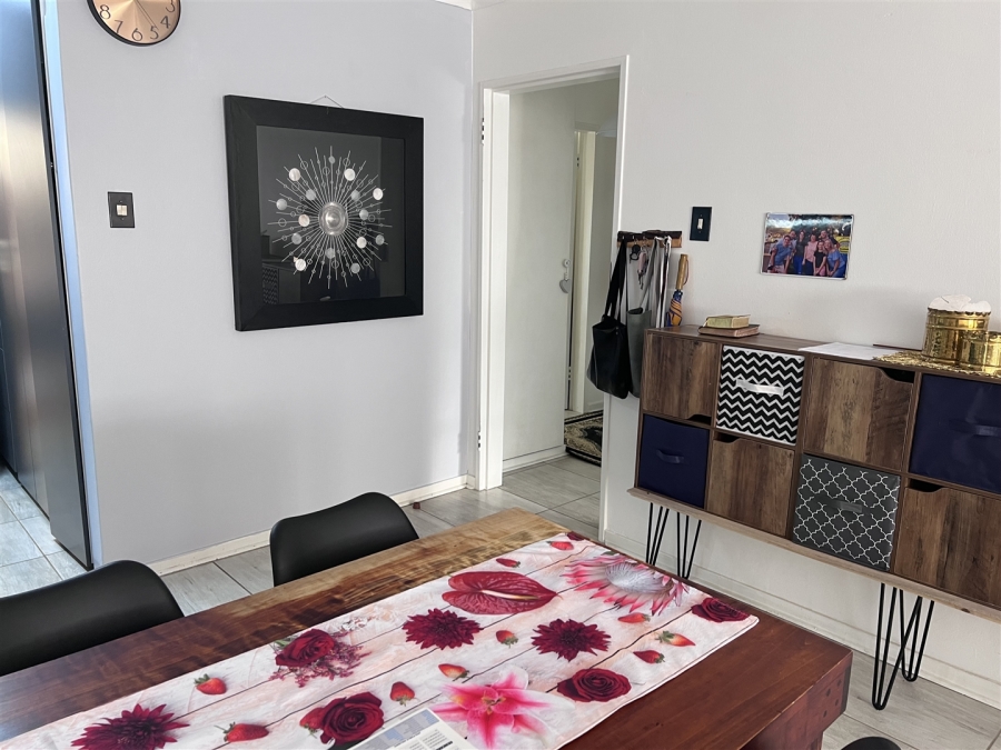 2 Bedroom Property for Sale in Brummeria Gauteng