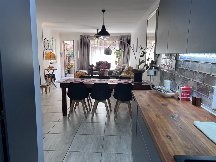 2 Bedroom Property for Sale in Brummeria Gauteng