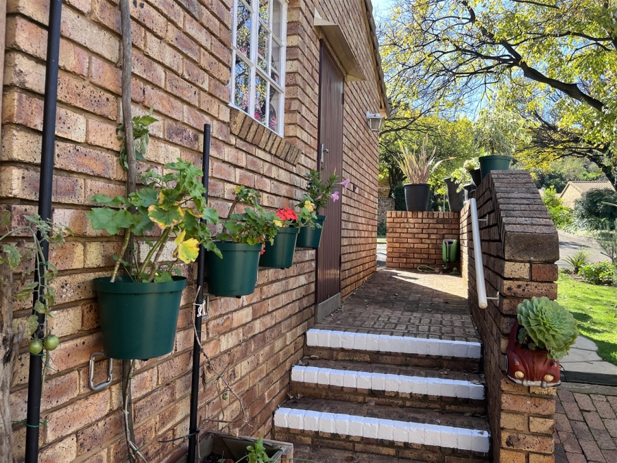 2 Bedroom Property for Sale in Brummeria Gauteng