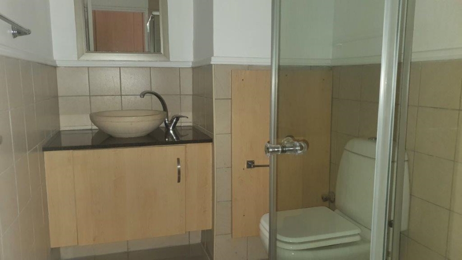 2 Bedroom Property for Sale in Nieuw Muckleneuk Gauteng
