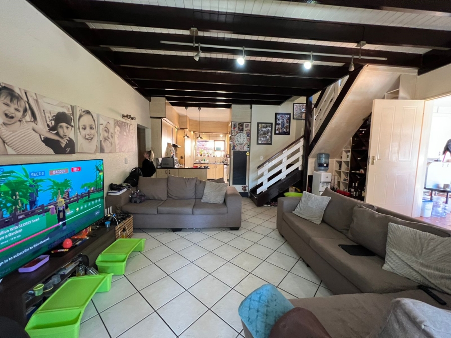 To Let 4 Bedroom Property for Rent in Meyersdal Gauteng