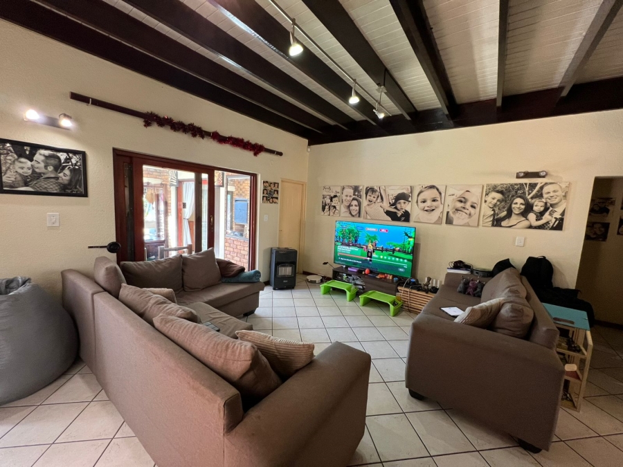 To Let 4 Bedroom Property for Rent in Meyersdal Gauteng