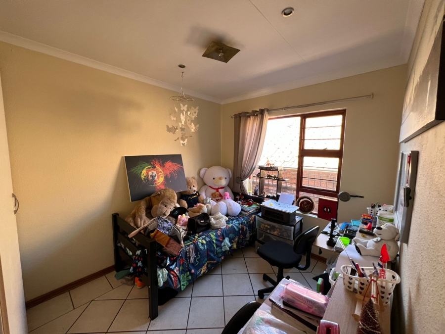 To Let 4 Bedroom Property for Rent in Meyersdal Gauteng