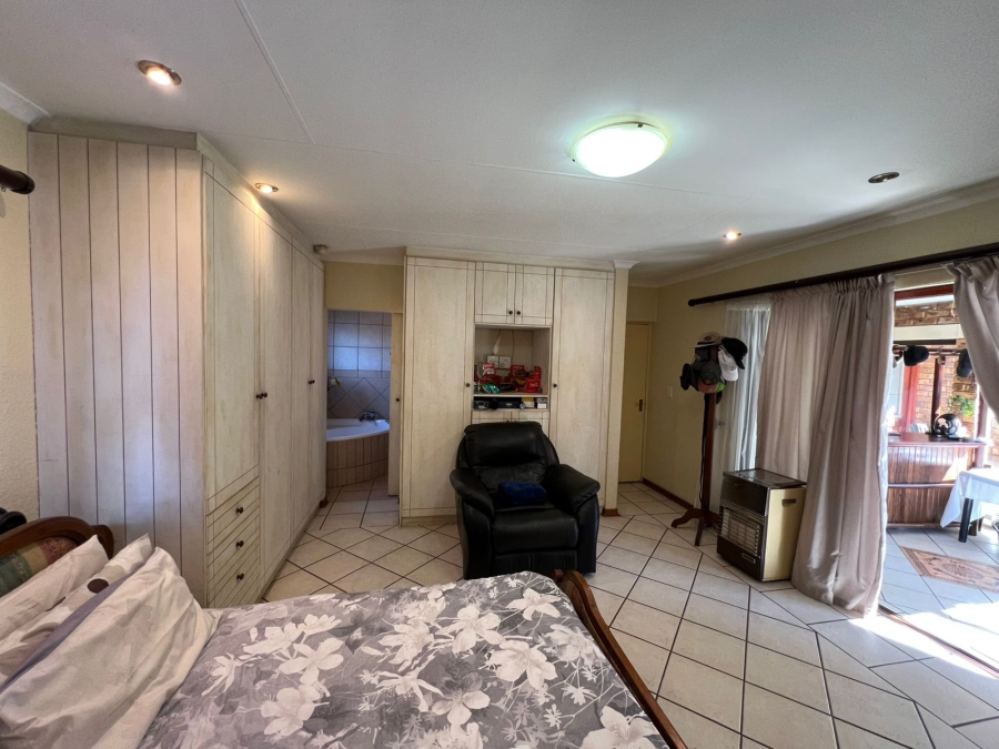 To Let 4 Bedroom Property for Rent in Meyersdal Gauteng