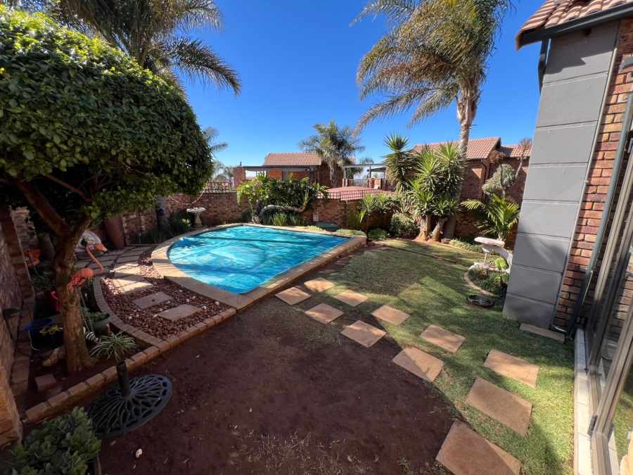 To Let 4 Bedroom Property for Rent in Meyersdal Gauteng