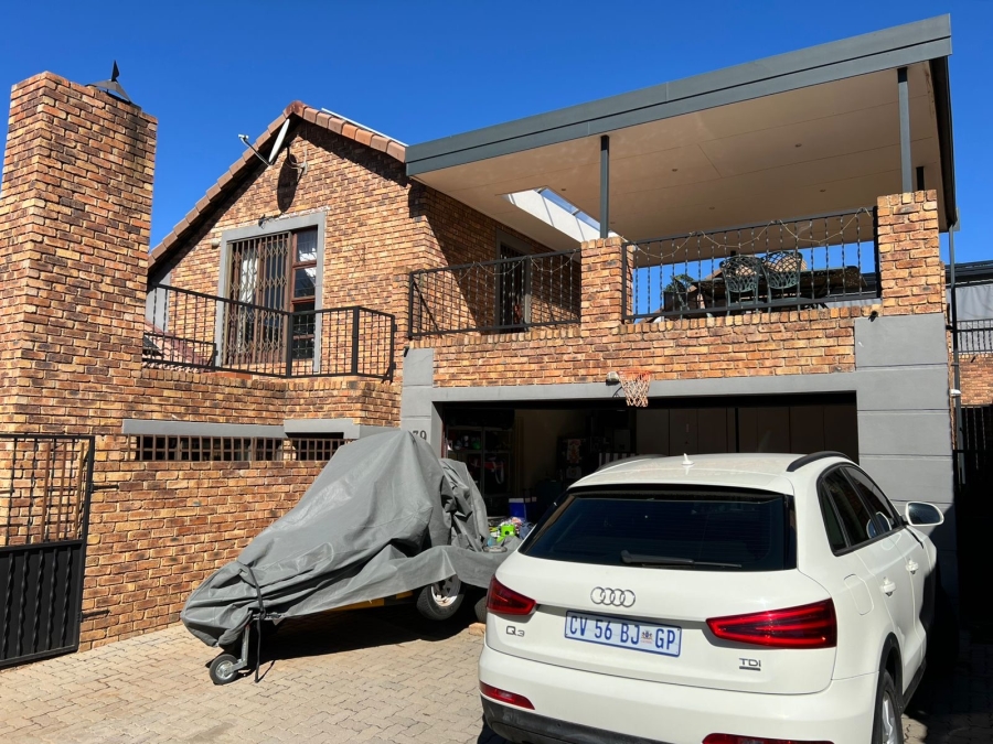 To Let 4 Bedroom Property for Rent in Meyersdal Gauteng