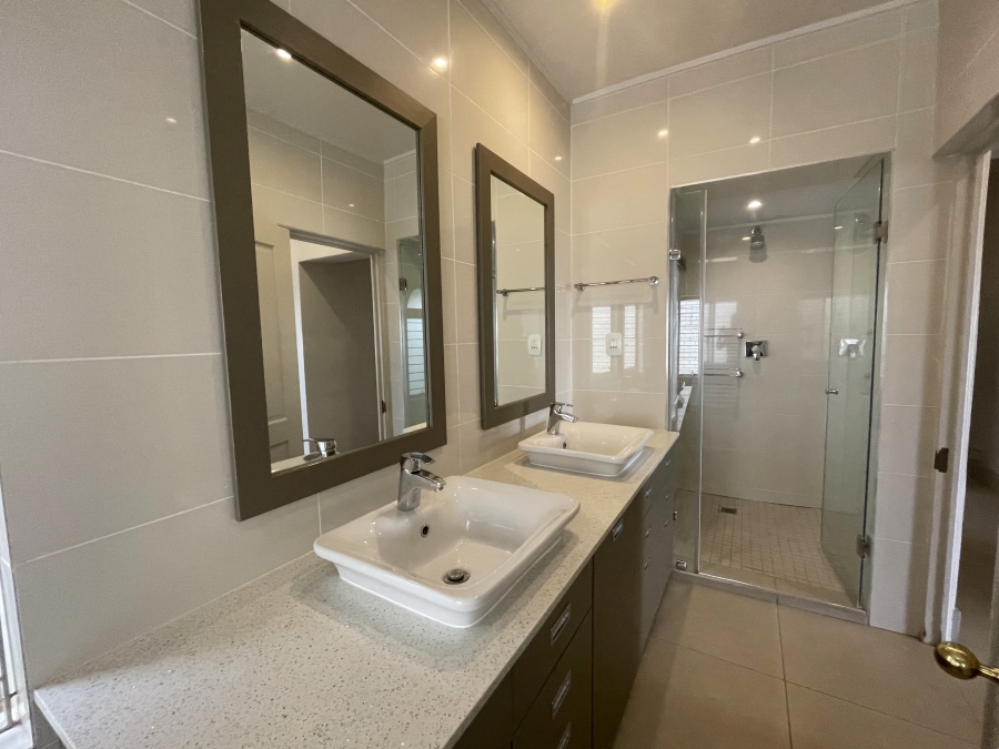 7 Bedroom Property for Sale in Waterkloof Ridge Gauteng
