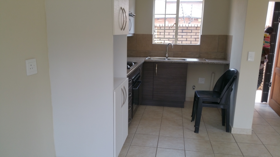2 Bedroom Property for Sale in Raslouw Gauteng