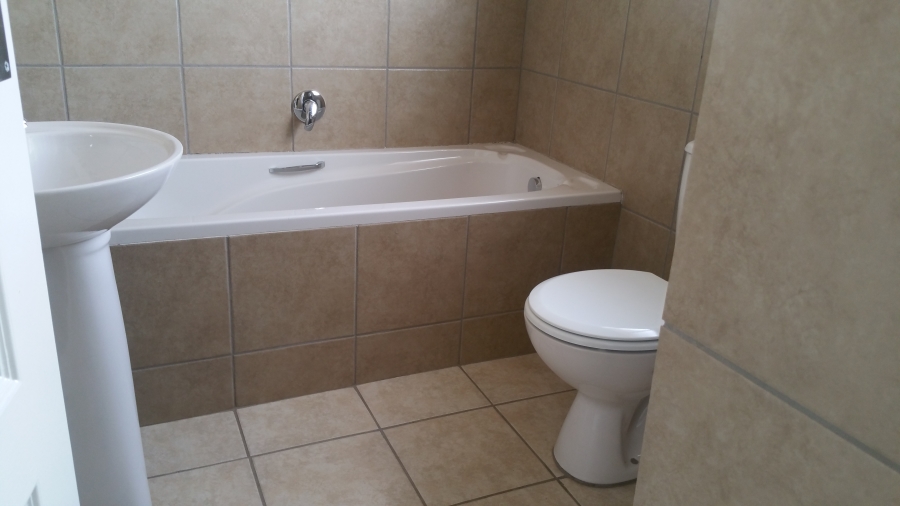 2 Bedroom Property for Sale in Raslouw Gauteng