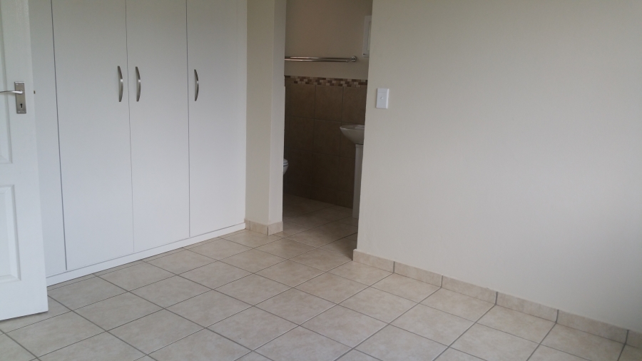 2 Bedroom Property for Sale in Raslouw Gauteng