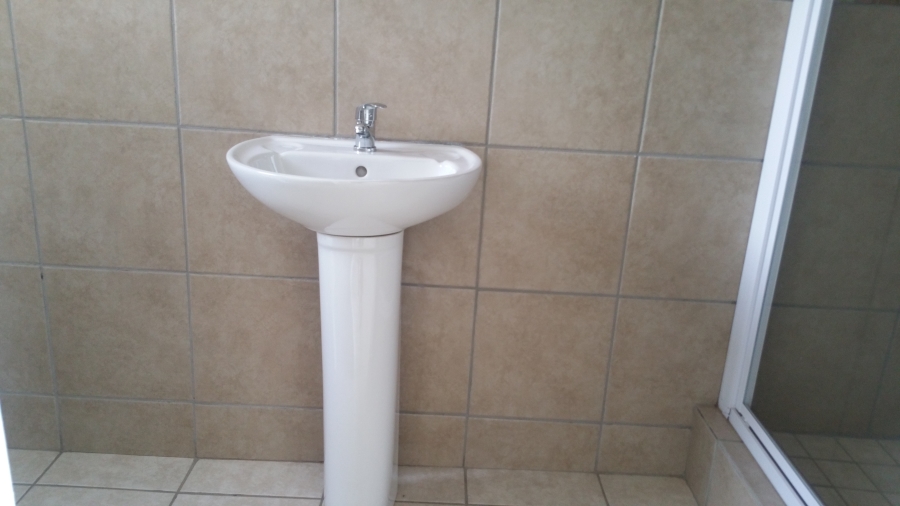 2 Bedroom Property for Sale in Raslouw Gauteng