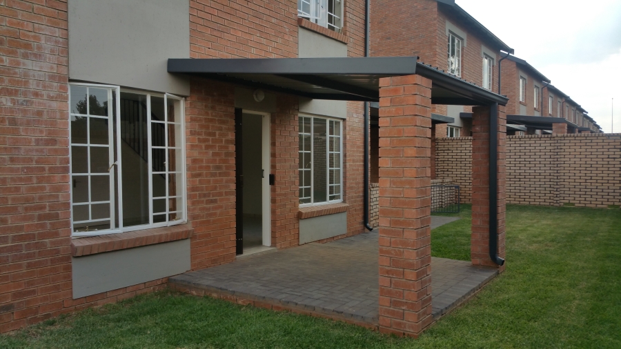 2 Bedroom Property for Sale in Raslouw Gauteng