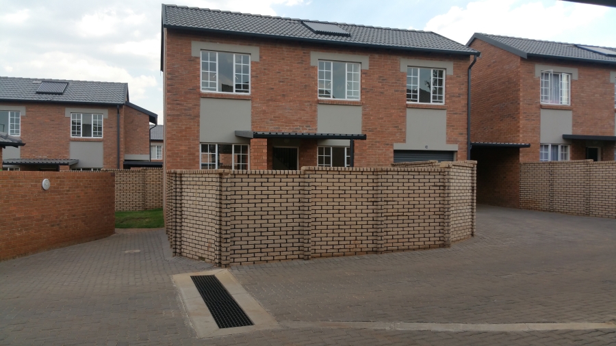 3 Bedroom Property for Sale in Raslouw Gauteng