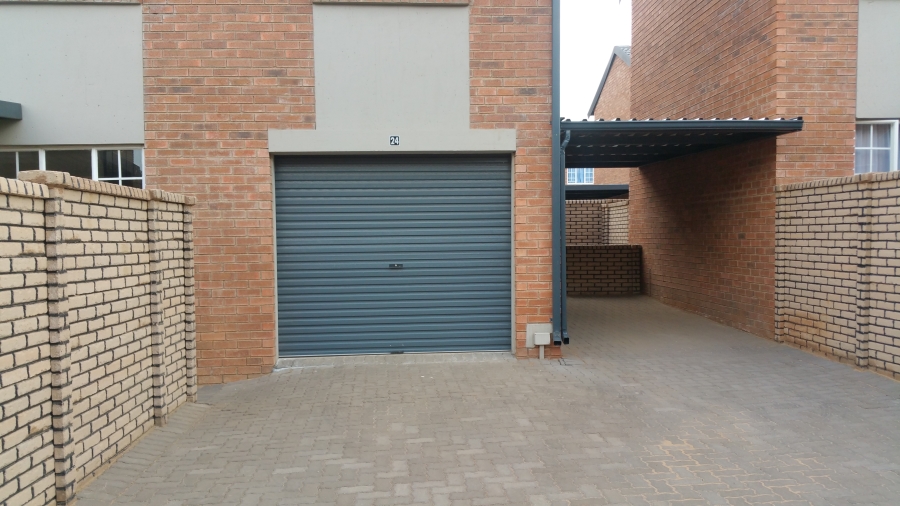 3 Bedroom Property for Sale in Raslouw Gauteng