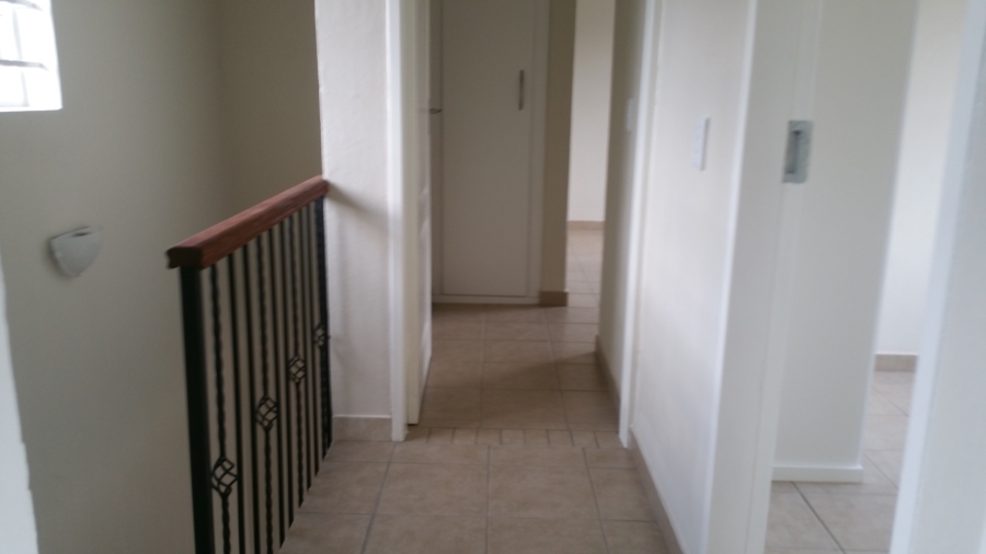 3 Bedroom Property for Sale in Raslouw Gauteng