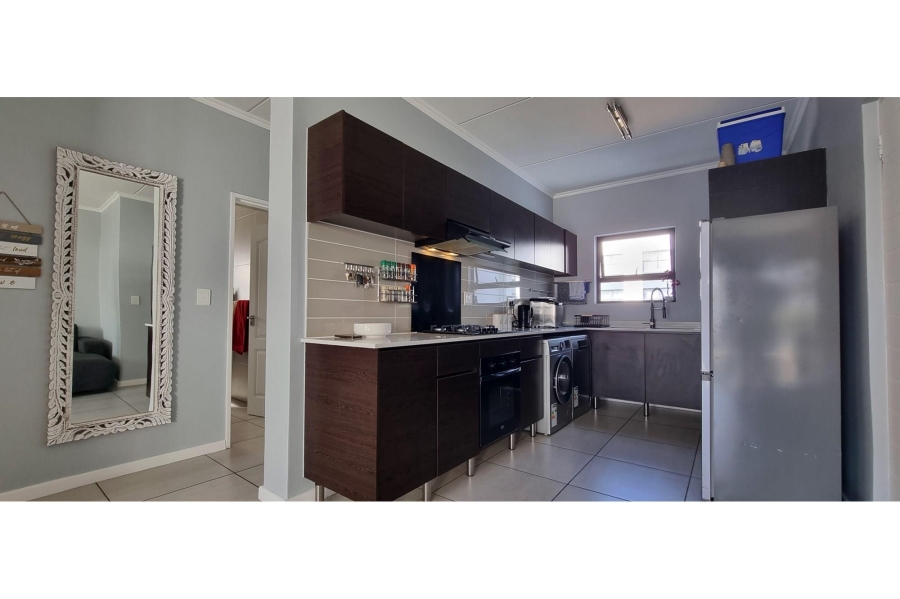 To Let 3 Bedroom Property for Rent in Greenstone Ridge Gauteng