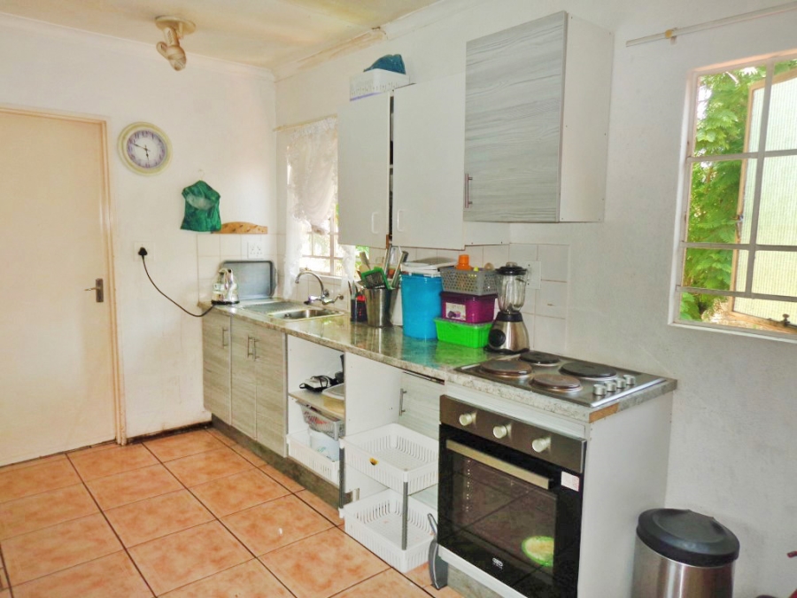 1 Bedroom Property for Sale in Kew Gauteng
