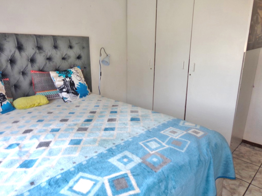 1 Bedroom Property for Sale in Kew Gauteng
