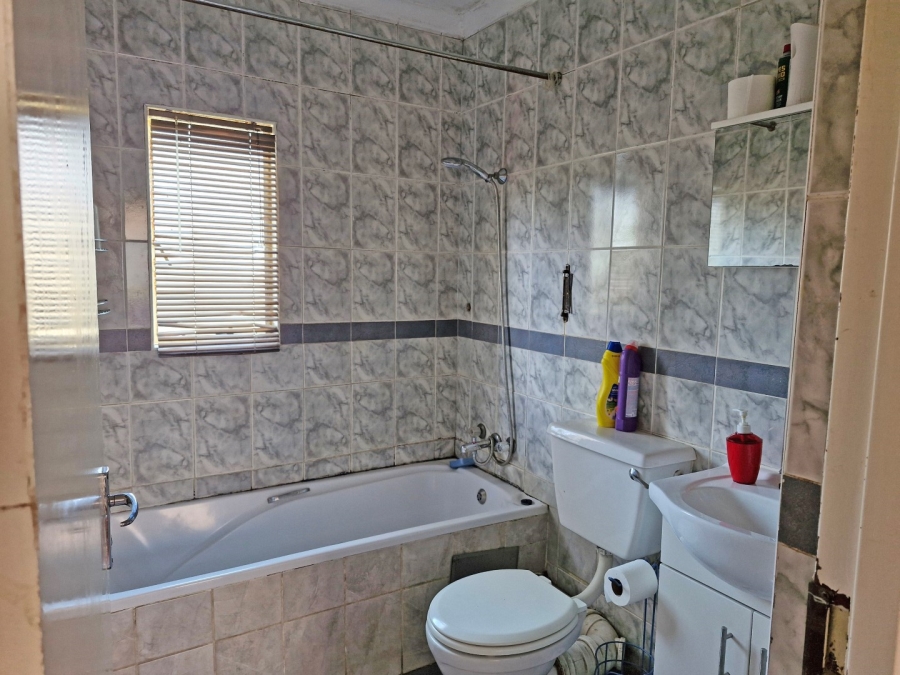 3 Bedroom Property for Sale in Kew Gauteng