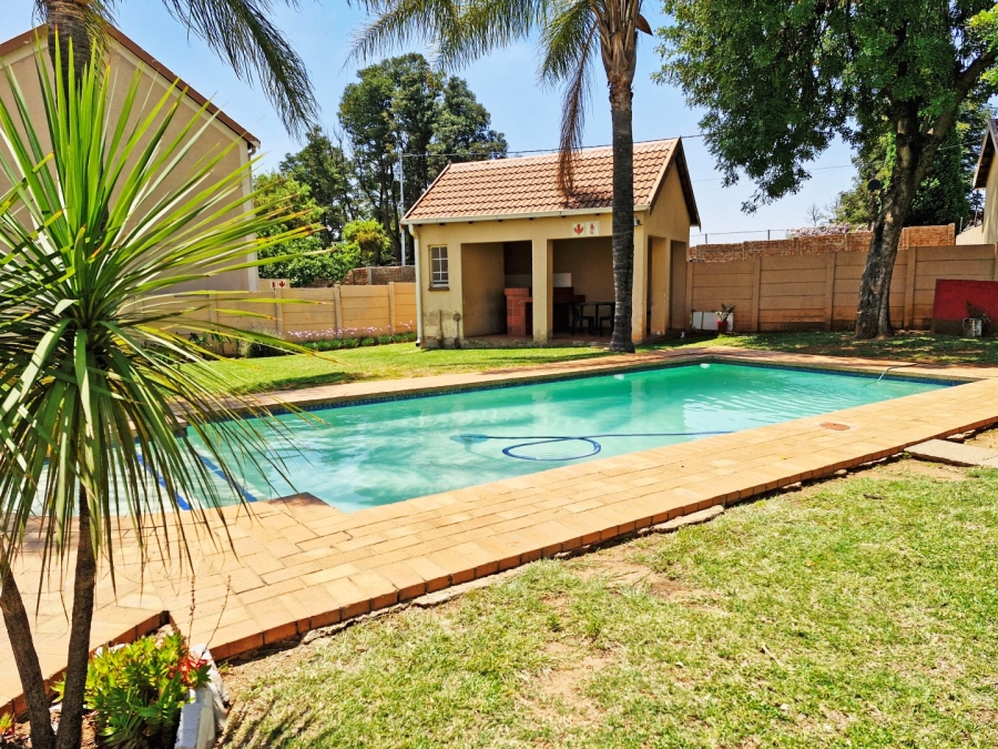 3 Bedroom Property for Sale in Kew Gauteng