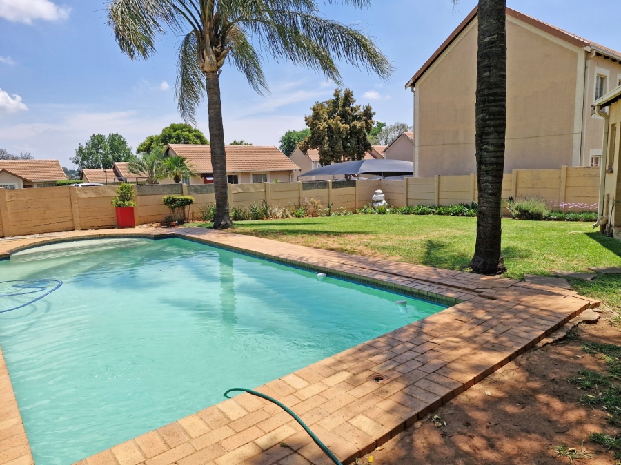 3 Bedroom Property for Sale in Kew Gauteng