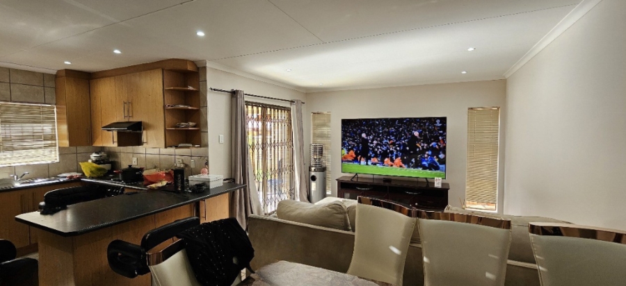 2 Bedroom Property for Sale in Three Rivers East Gauteng