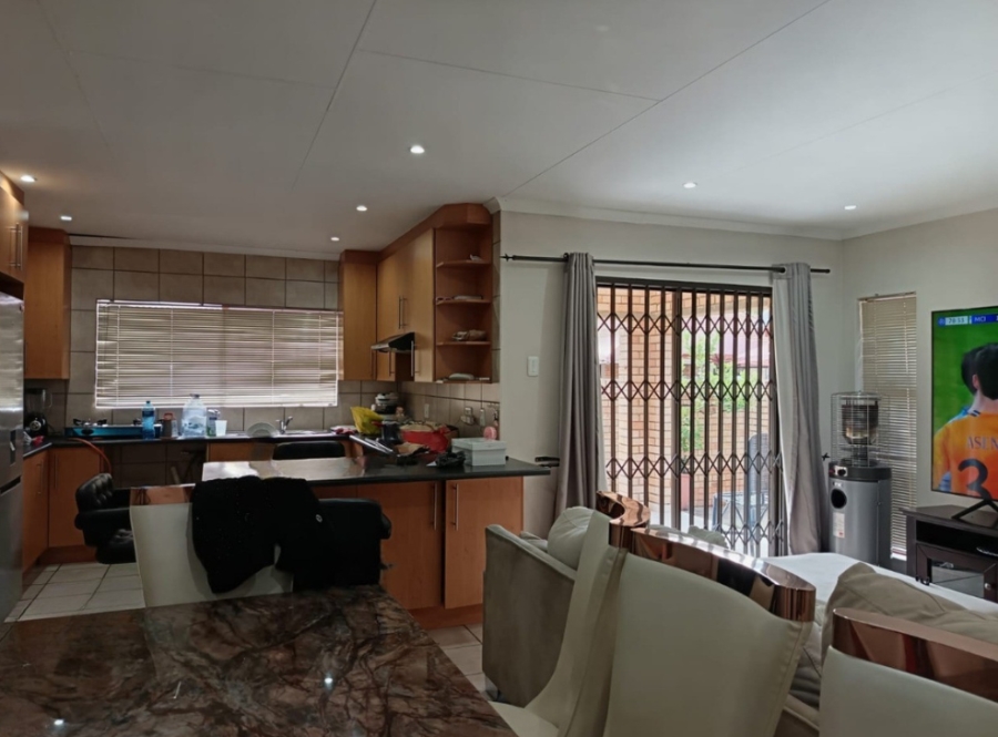 2 Bedroom Property for Sale in Three Rivers East Gauteng