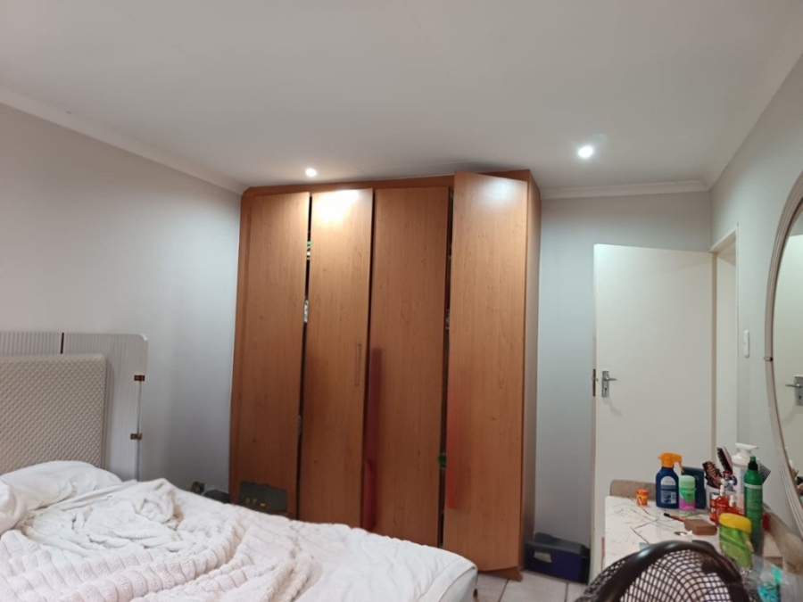 2 Bedroom Property for Sale in Three Rivers East Gauteng