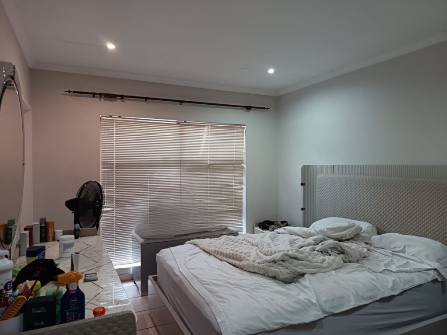 2 Bedroom Property for Sale in Three Rivers East Gauteng