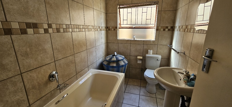 2 Bedroom Property for Sale in Three Rivers East Gauteng