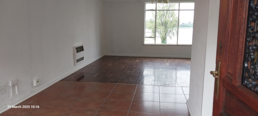 To Let 3 Bedroom Property for Rent in Florida Lake Gauteng
