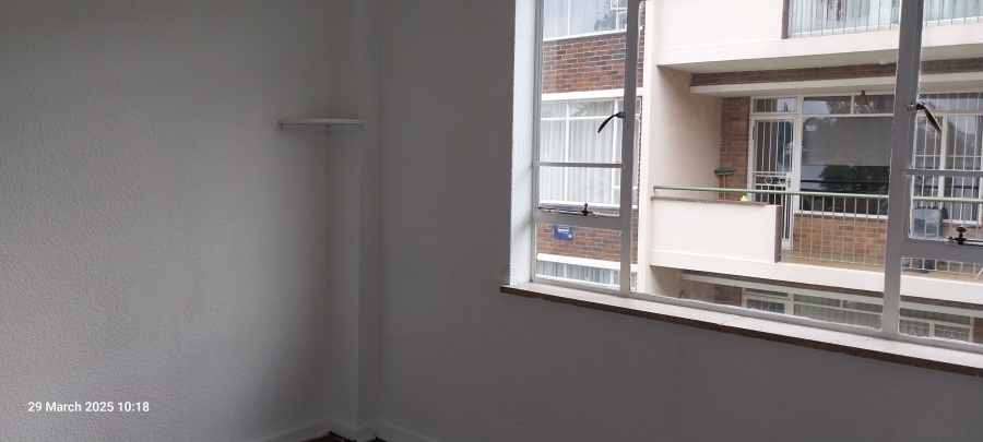 To Let 3 Bedroom Property for Rent in Florida Lake Gauteng