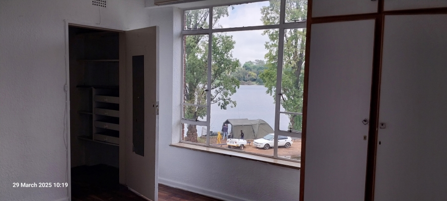 To Let 3 Bedroom Property for Rent in Florida Lake Gauteng