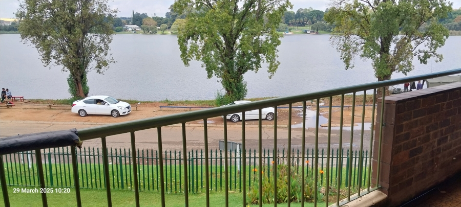 To Let 3 Bedroom Property for Rent in Florida Lake Gauteng