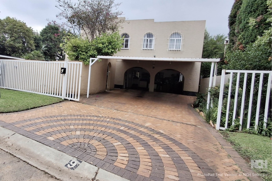 7 Bedroom Property for Sale in Eden Glen Gauteng