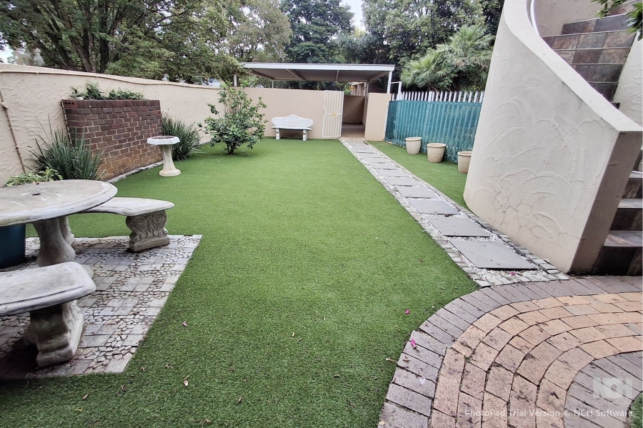 7 Bedroom Property for Sale in Eden Glen Gauteng