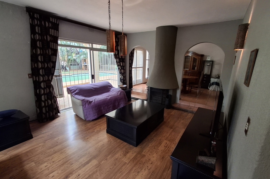 7 Bedroom Property for Sale in Eden Glen Gauteng