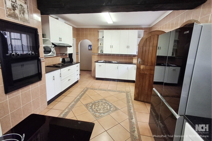 7 Bedroom Property for Sale in Eden Glen Gauteng