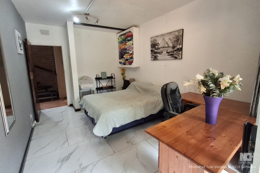 7 Bedroom Property for Sale in Eden Glen Gauteng