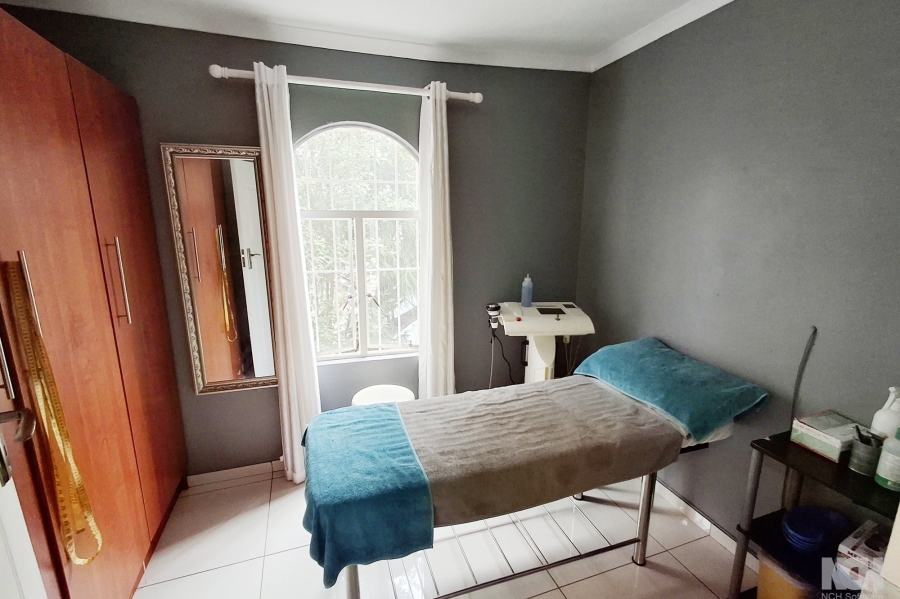 7 Bedroom Property for Sale in Eden Glen Gauteng